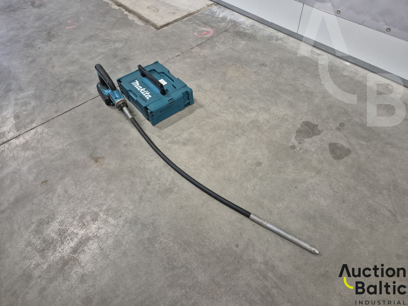 Makita DVR450 - Строительная техника: фото 2 Makita DVR450 - Строительная техника: фото 2