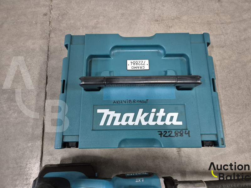Makita DVR450 - Строительная техника: фото 3 Makita DVR450 - Строительная техника: фото 3