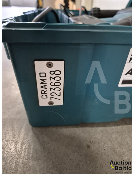 Makita HM1213C - Строительная техника: фото 4 Makita HM1213C - Строительная техника: фото 4