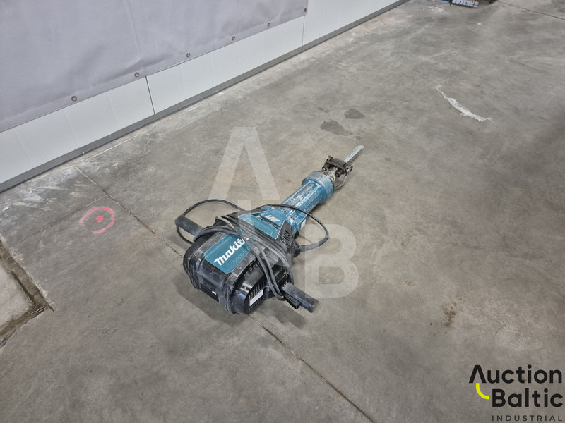 Makita HM1812 - Строительная техника: фото 3 Makita HM1812 - Строительная техника: фото 3