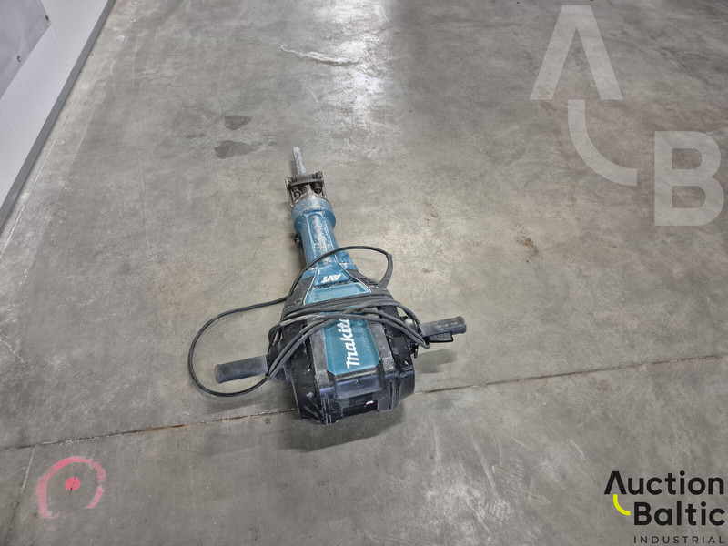 Makita HM1812 - Строительная техника: фото 4 Makita HM1812 - Строительная техника: фото 4