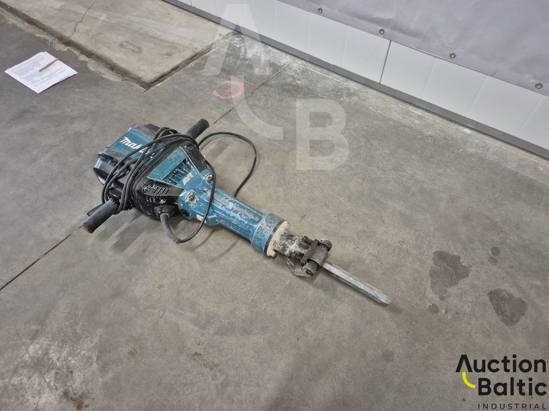 Makita HM1812 - Строительная техника: фото 1 Makita HM1812 - Строительная техника: фото 1