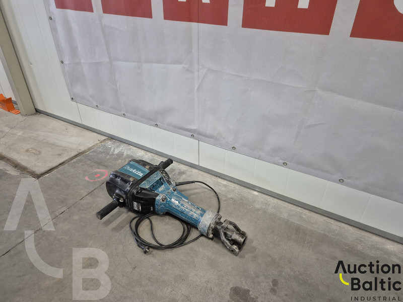 Makita HM1812 - Строительная техника: фото 1 Makita HM1812 - Строительная техника: фото 1