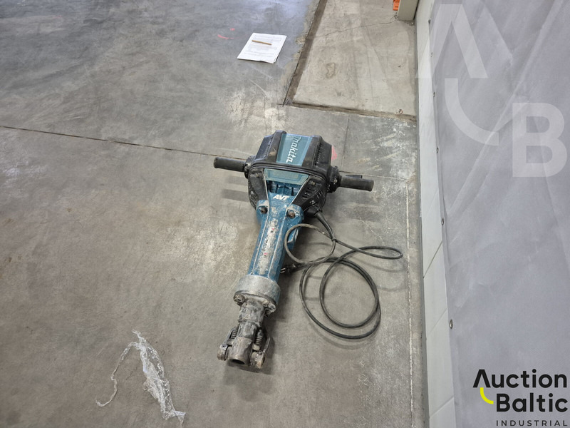 Makita HM1812 - Строительная техника: фото 4 Makita HM1812 - Строительная техника: фото 4