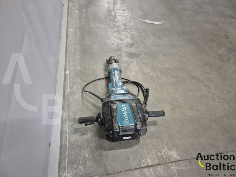 Makita HM1812 - Строительная техника: фото 2 Makita HM1812 - Строительная техника: фото 2