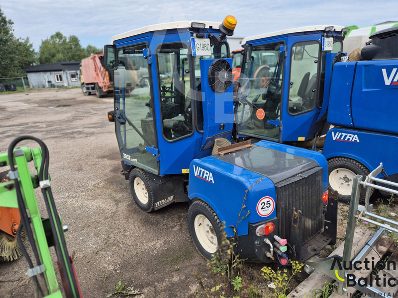 Vitra 2037 Economy - Подметально-уборочная машина: фото 4 Vitra 2037 Economy - Подметально-уборочная машина: фото 4