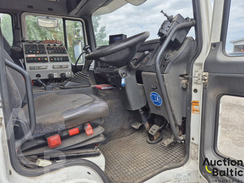 Подметально-уборочная машина Volvo FL618: фото 7
