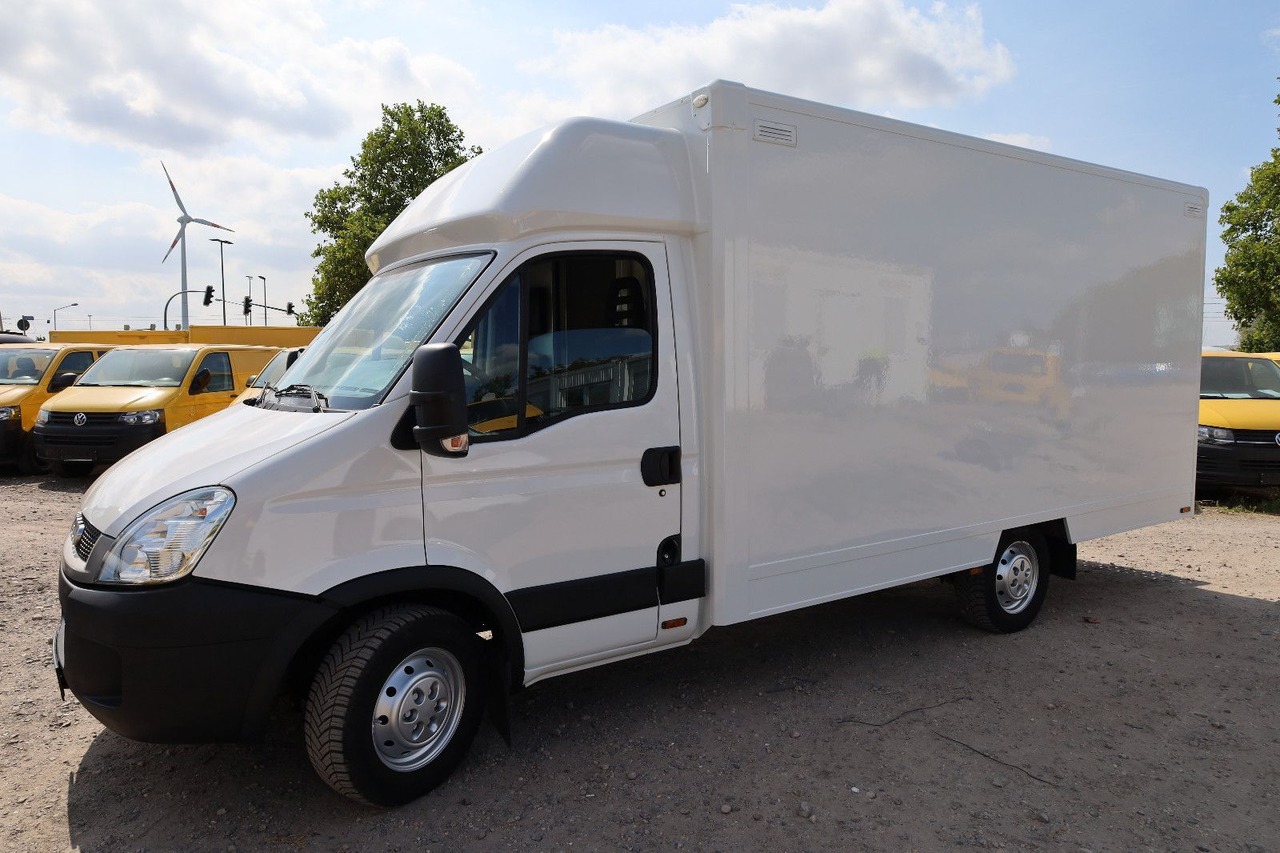 Iveco Daily C30C/ Regalsystem/Luftfeder - Фургон с закрытым кузовом: фото 2 Iveco Daily C30C/ Regalsystem/Luftfeder - Фургон с закрытым кузовом: фото 2