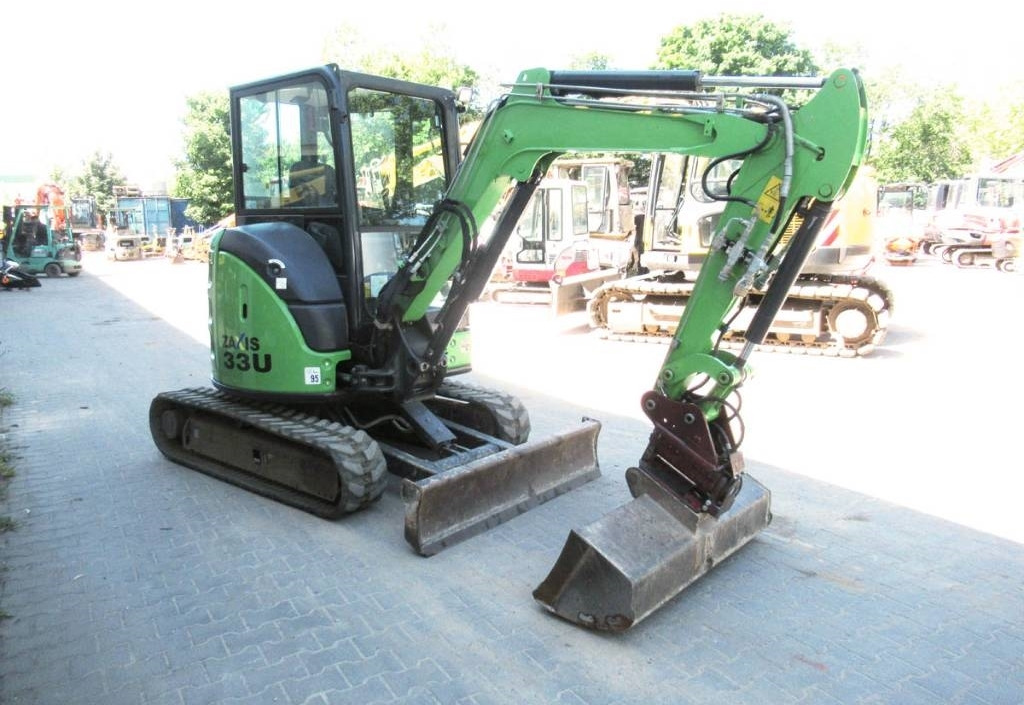 Hitachi ZX33U-6 Powertilt - Мини-экскаватор: фото 2 Hitachi ZX33U-6 Powertilt - Мини-экскаватор: фото 2