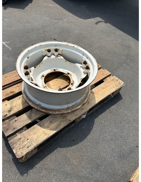 New Holland velg 10 x 24 - Колесный диск: фото 4 New Holland velg 10 x 24 - Колесный диск: фото 4