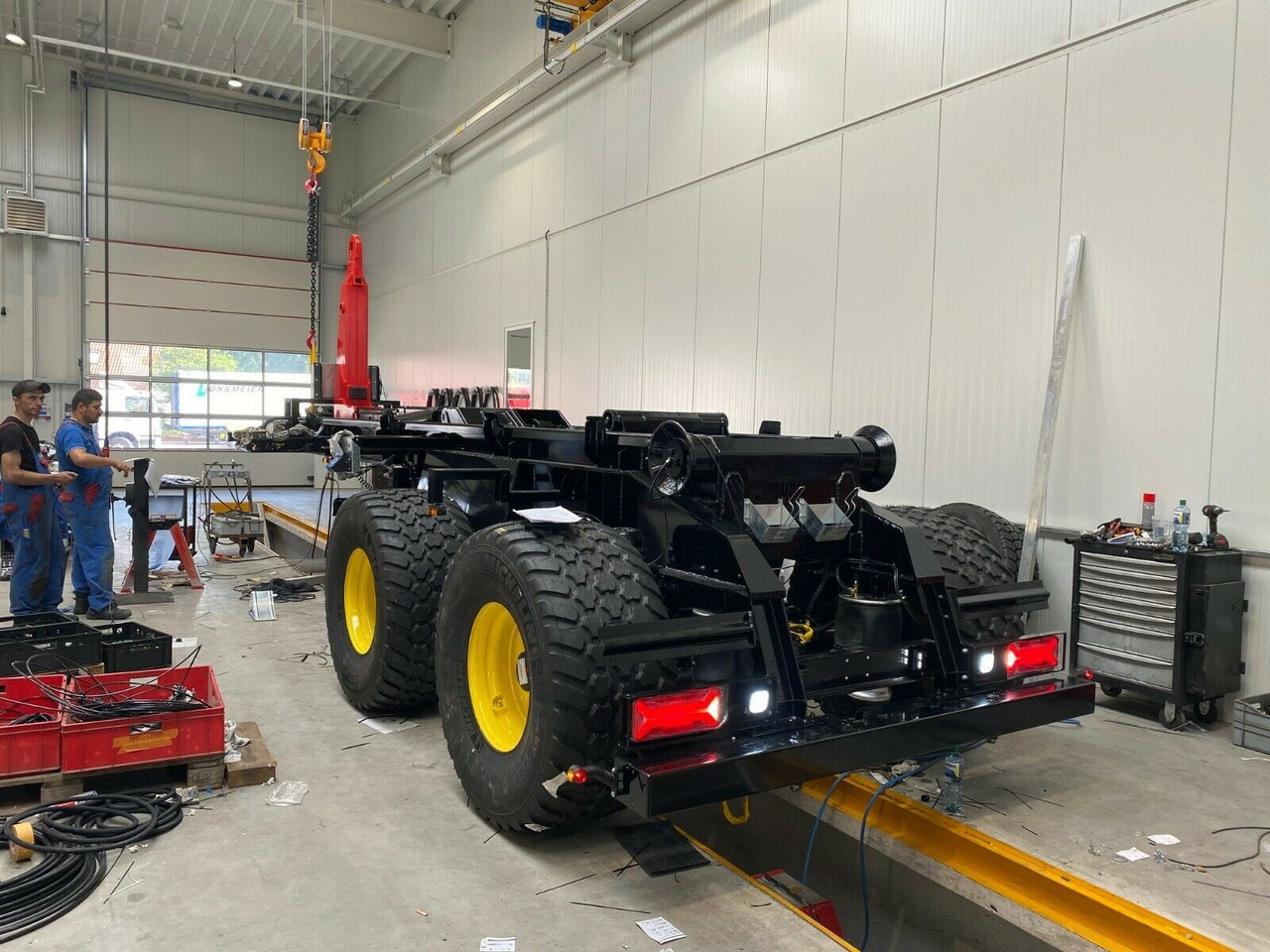 Auflieger Abrollkipper Hakenlift Agrarausführung - Полуприцеп-контейнеровоз/ Сменный кузов: фото 4 Auflieger Abrollkipper Hakenlift Agrarausführung - Полуприцеп-контейнеровоз/ Сменный кузов: фото 4