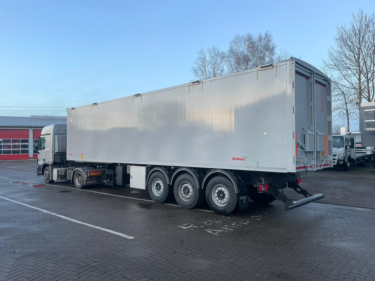 Benalu Optiliner Twin-Liner 68 m³ Kombi fest/flüssig - Самосвальный полуприцеп: фото 3 Benalu Optiliner Twin-Liner 68 m³ Kombi fest/flüssig - Самосвальный полуприцеп: фото 3