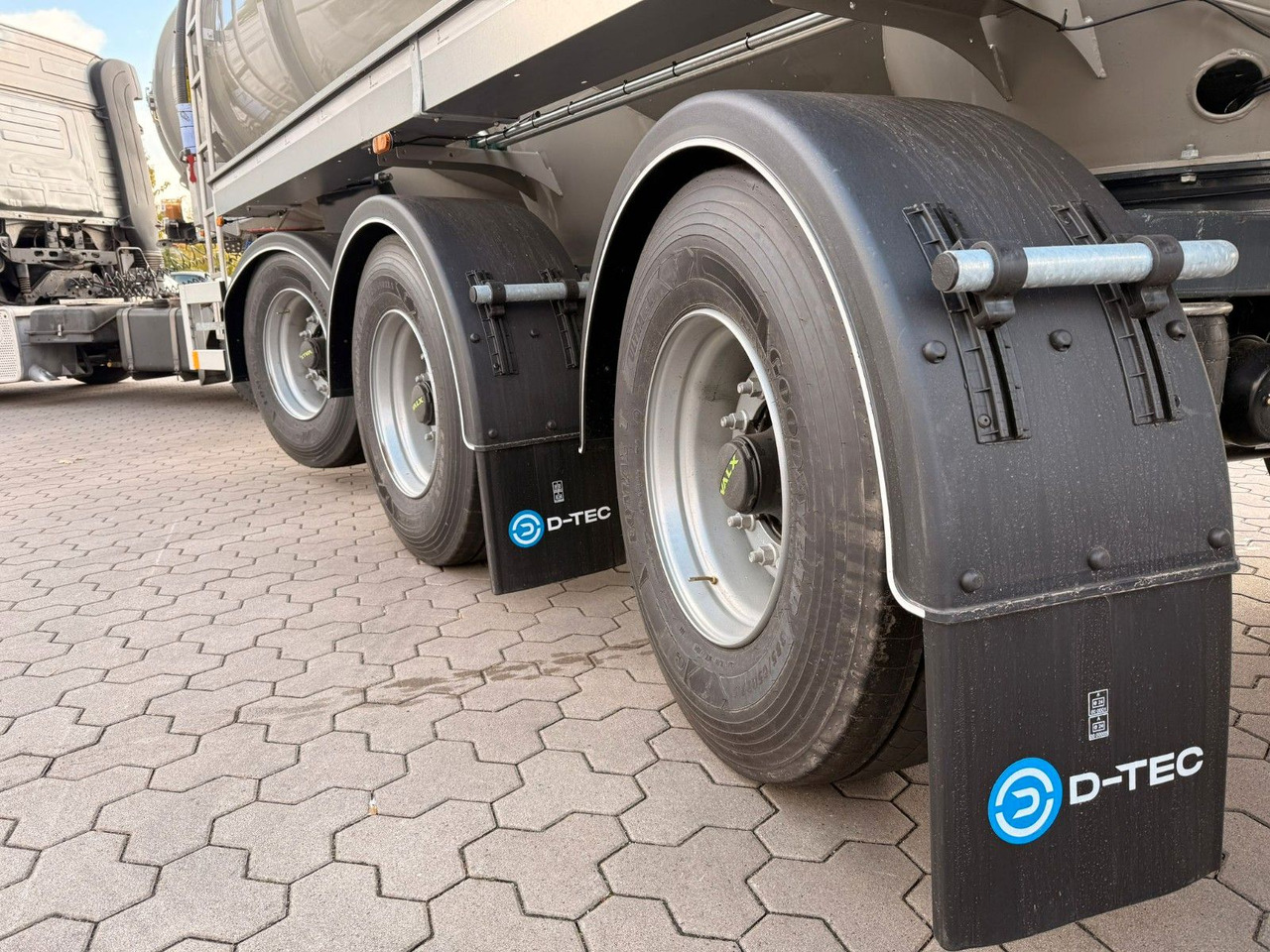D-TEC Gülletanker 30m³ mit Zwangslenkung - Полуприцеп-цистерна: фото 2 D-TEC Gülletanker 30m³ mit Zwangslenkung - Полуприцеп-цистерна: фото 2