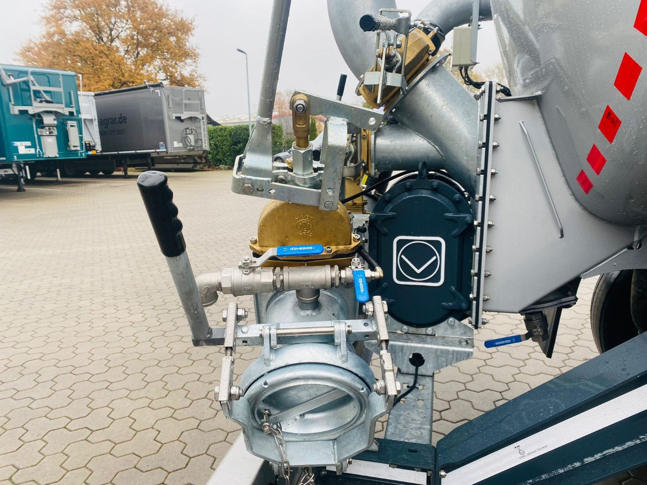 Полуприцеп-цистерна D-TEC Gülletanker SV 2011 "SV2006 BASIC": фото 9 Полуприцеп-цистерна D-TEC Gülletanker SV 2011 "SV2006 BASIC": фото 9