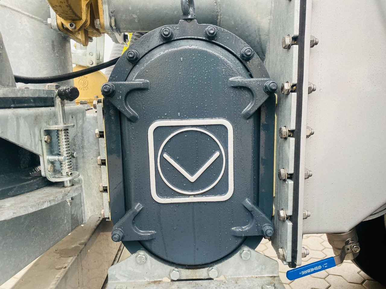 Полуприцеп-цистерна D-TEC Gülletanker SV 2011 "SV2006 BASIC": фото 10 Полуприцеп-цистерна D-TEC Gülletanker SV 2011 "SV2006 BASIC": фото 10