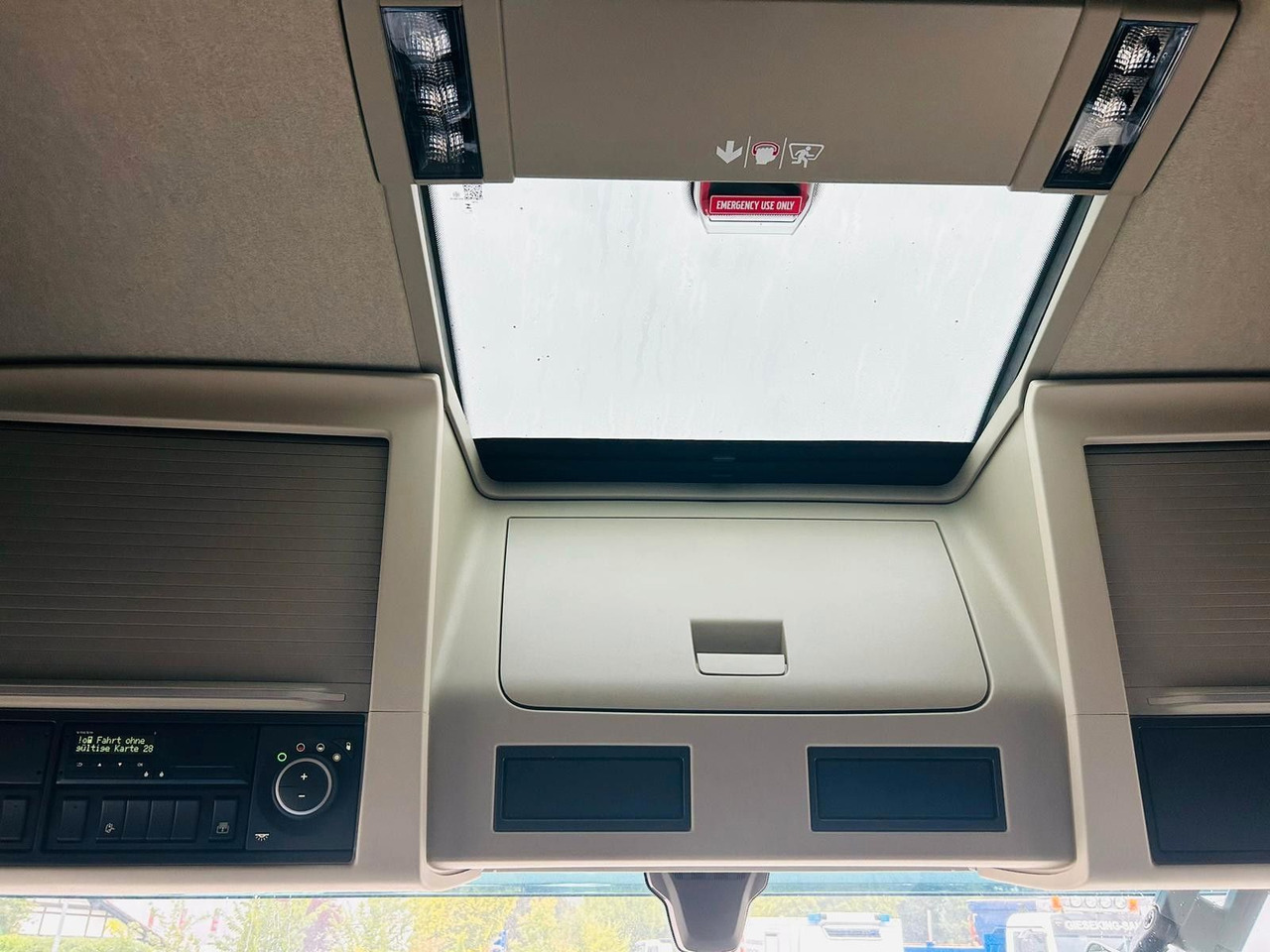 Грузовик Volvo FH 500 Gabelstaplertransporter LBW Dhollandia 9t: фото 12