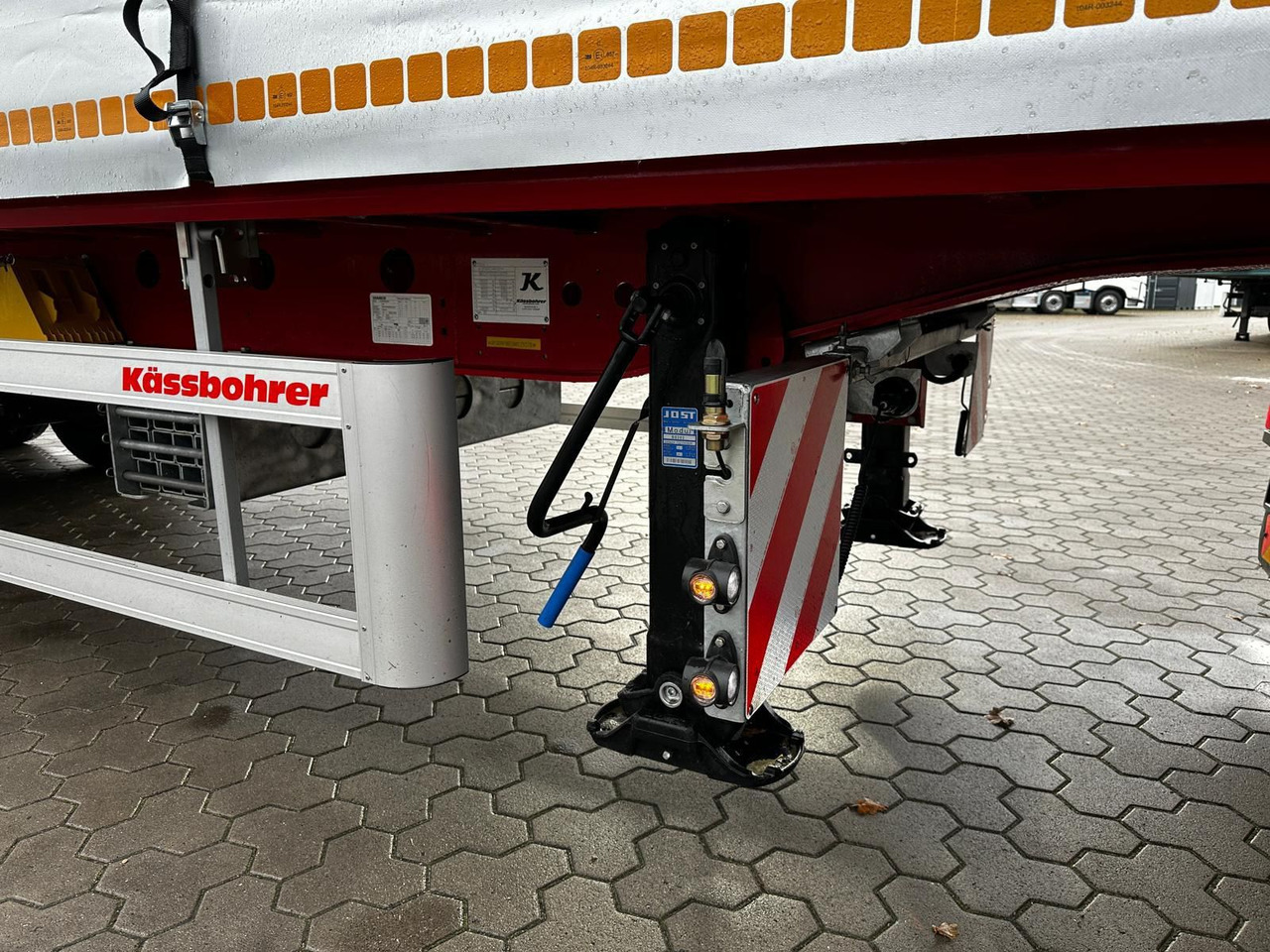 Тентованный полуприцеп Kässbohrer K.SPO Pritsche Plane - Libner Open Box: фото 15