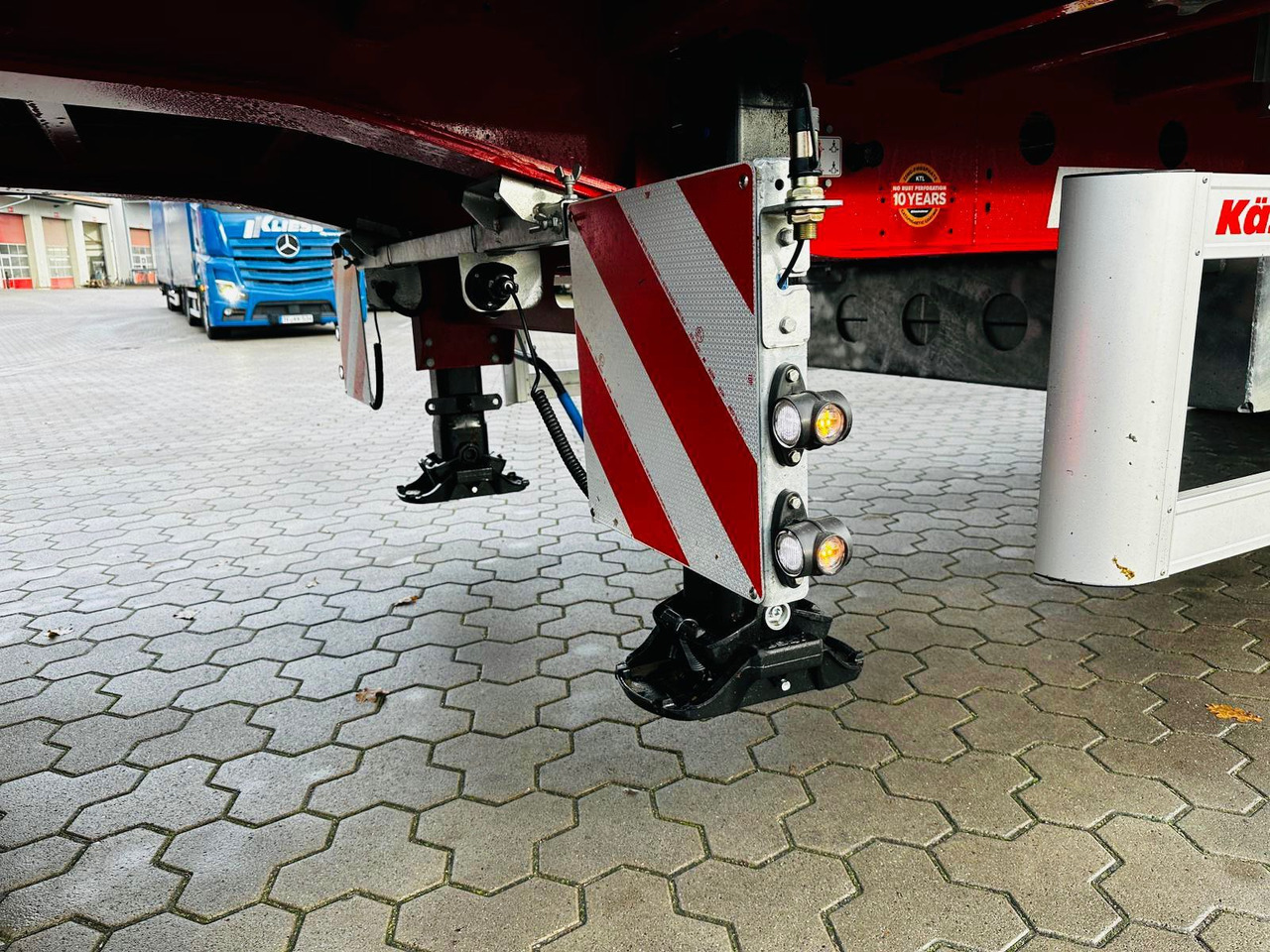 Тентованный полуприцеп Kässbohrer K.SPO Pritsche Plane - Libner Open Box: фото 14