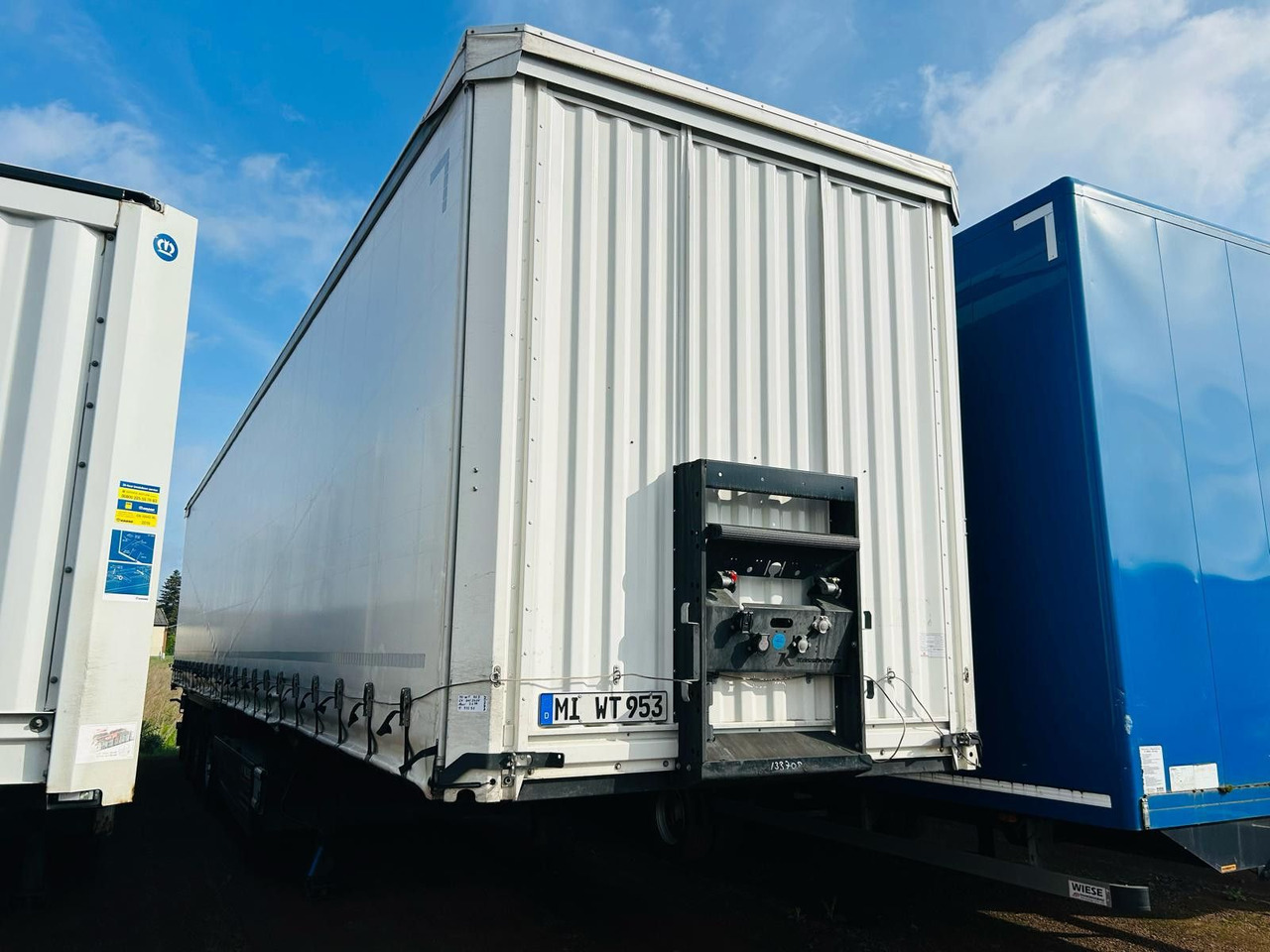 Kässbohrer Schiebeplanen Auflieger - Тентованный полуприцеп: фото 3 Kässbohrer Schiebeplanen Auflieger - Тентованный полуприцеп: фото 3