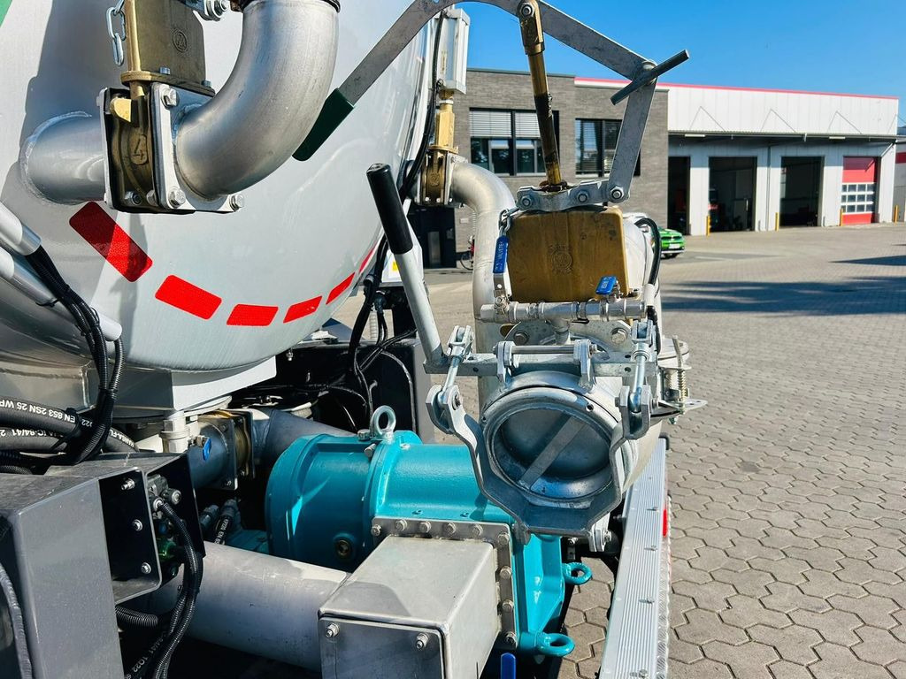 Kässbohrer Tankauflieger K.STN L 30 Kässbohrer Tankauflieger K.STN L 30 - Полуприцеп-цистерна: фото 5 Kässbohrer Tankauflieger K.STN L 30 Kässbohrer Tankauflieger K.STN L 30 - Полуприцеп-цистерна: фото 5