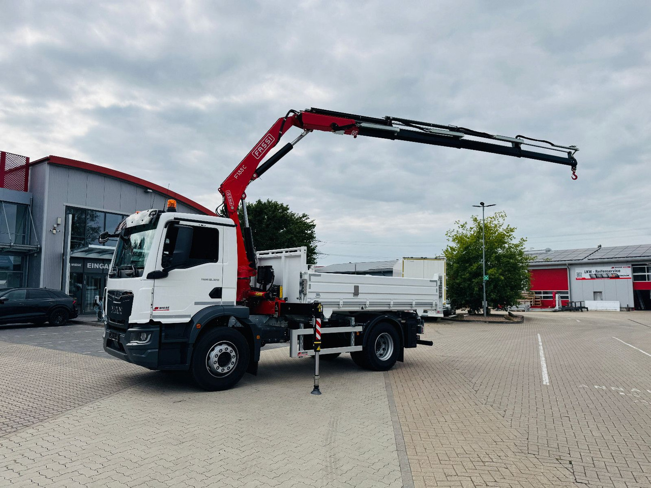 MAN 18.320 4x2 mit Fassi Ladekran Sofort Verfügbar - Автоманипулятор: фото 1 MAN 18.320 4x2 mit Fassi Ladekran Sofort Verfügbar - Автоманипулятор: фото 1