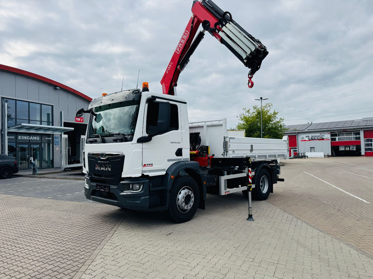 MAN 18.320 4x2 mit Fassi Ladekran Sofort Verfügbar - Самосвал, Автоманипулятор: фото 3 MAN 18.320 4x2 mit Fassi Ladekran Sofort Verfügbar - Самосвал, Автоманипулятор: фото 3
