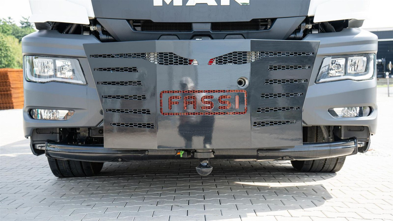 MAN 35.470 8x2 Kran F710 RA2.26 - Грузовик бортовой/ Платформа, Автоманипулятор: фото 2 MAN 35.470 8x2 Kran F710 RA2.26 - Грузовик бортовой/ Платформа, Автоманипулятор: фото 2