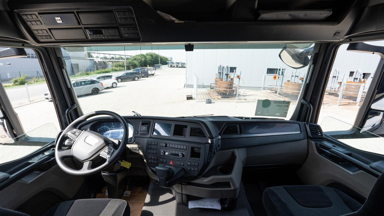 MAN 35.470 8x2 Kran F710 RA2.26 - Грузовик бортовой/ Платформа, Автоманипулятор: фото 3 MAN 35.470 8x2 Kran F710 RA2.26 - Грузовик бортовой/ Платформа, Автоманипулятор: фото 3