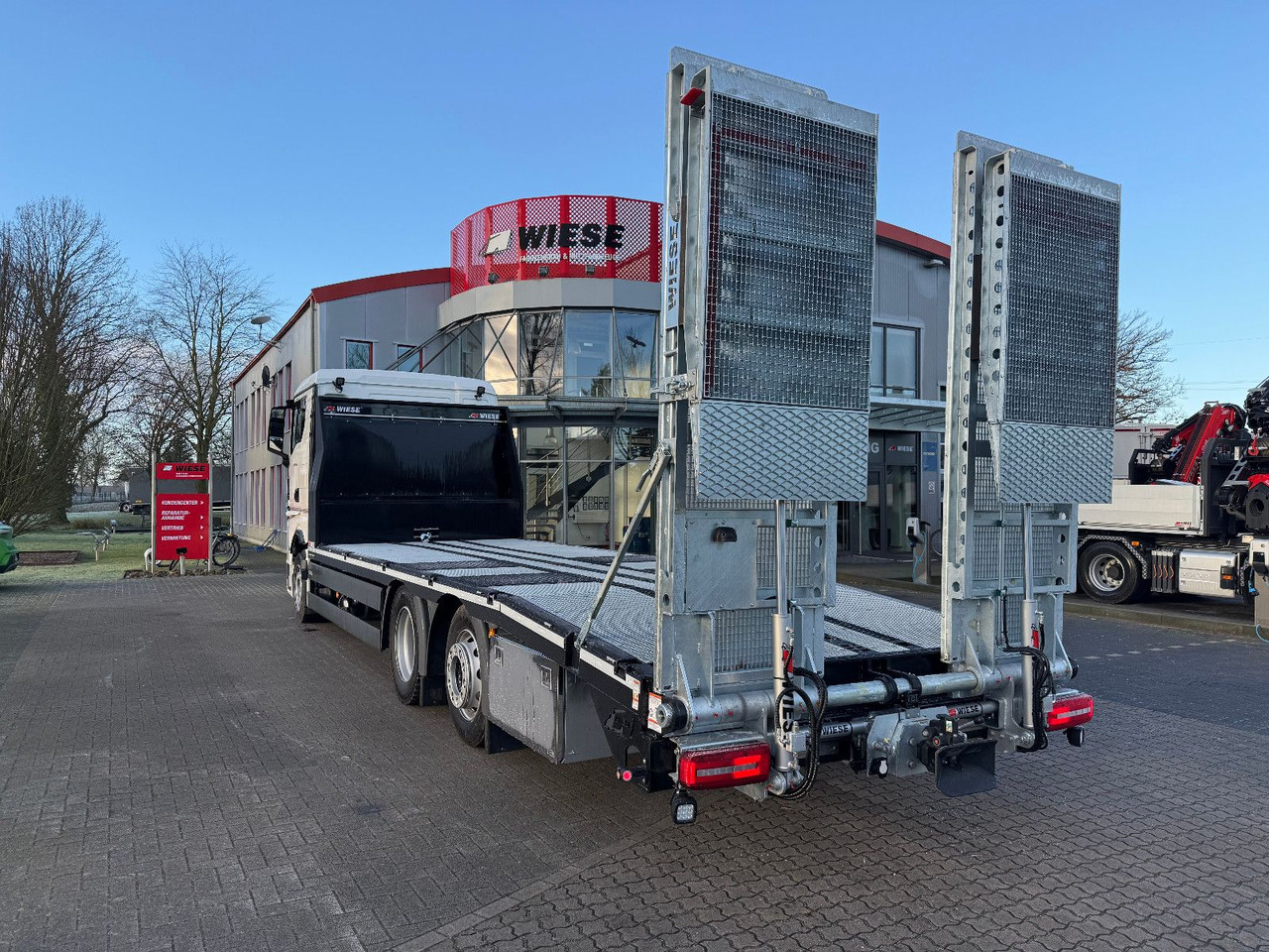 MAN Baumaschinen- Arbeitsbühnentransporter Rampen - Эвакуатор: фото 5 MAN Baumaschinen- Arbeitsbühnentransporter Rampen - Эвакуатор: фото 5