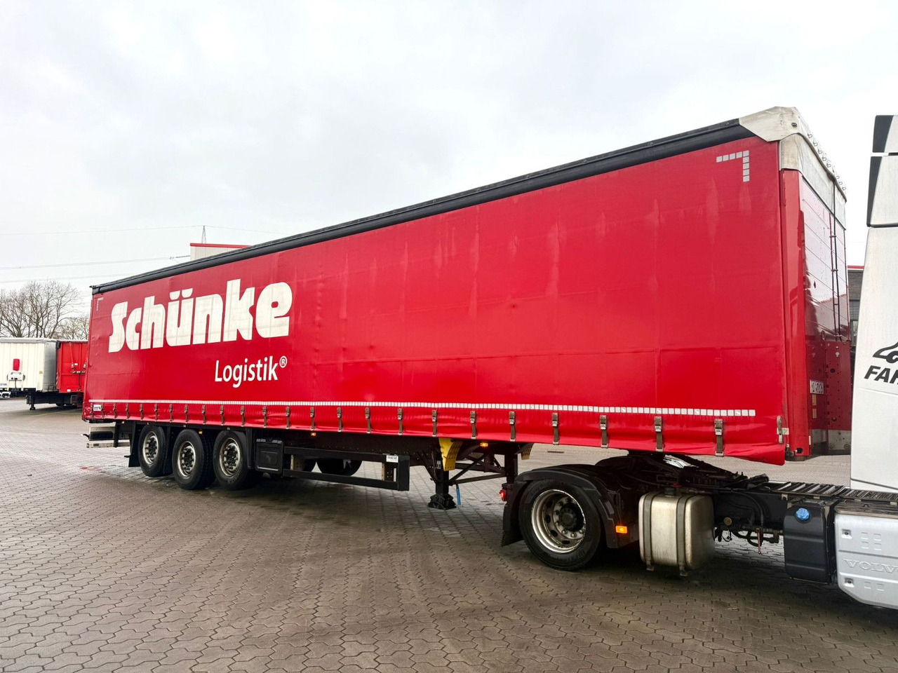 Schmitz Cargobull Speed-Curtainsider - Top Zustand TÜV Neu - Тентованный полуприцеп: фото 3 Schmitz Cargobull Speed-Curtainsider - Top Zustand TÜV Neu - Тентованный полуприцеп: фото 3