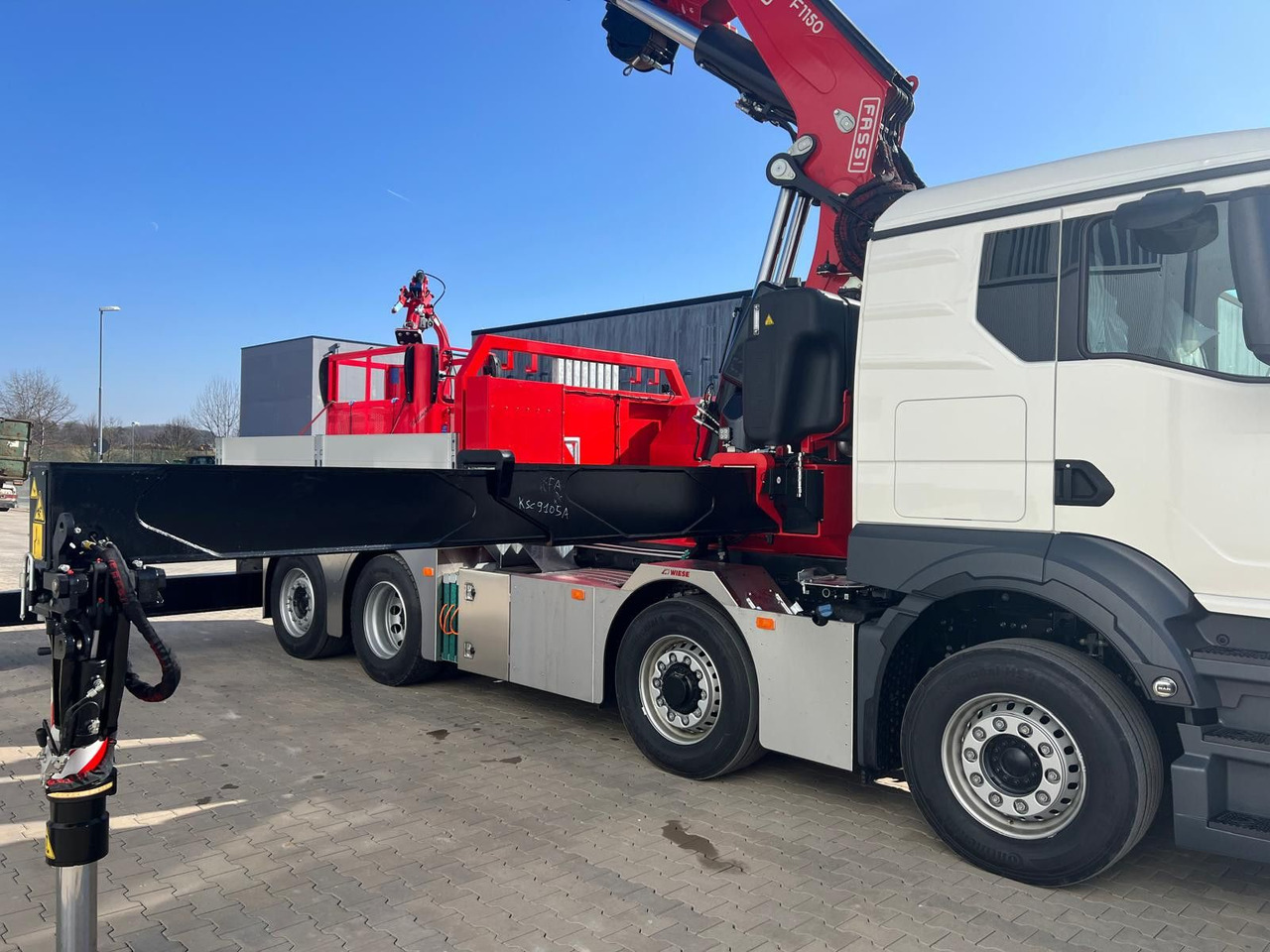 MAN 8x4 Hydro mit F1150 inkl Jib und Winde Korb - Тягач: фото 3 MAN 8x4 Hydro mit F1150 inkl Jib und Winde Korb - Тягач: фото 3