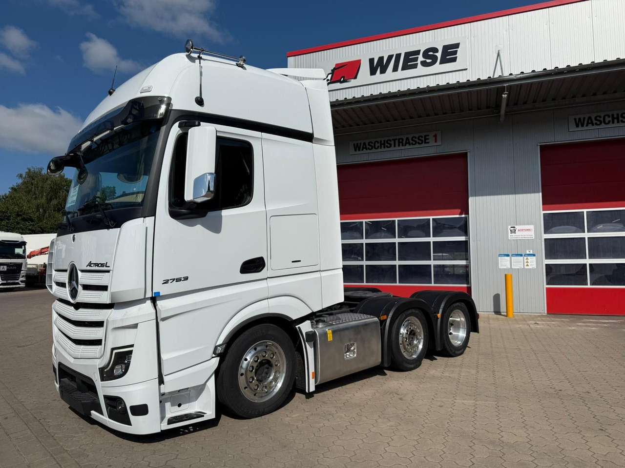 Mercedes-Benz Actros 2753 GigaSpace L 6x2 Lowliner TrendLine - Тягач: фото 1 Mercedes-Benz Actros 2753 GigaSpace L 6x2 Lowliner TrendLine - Тягач: фото 1