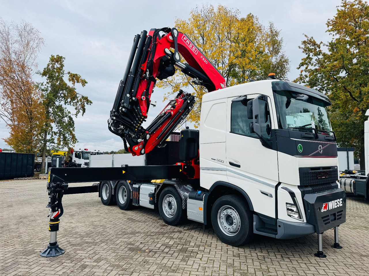 Volvo FH 500 8x4 Kran F820 RA2.27 Jib & Winde Sofort - Тягач: фото 1 Volvo FH 500 8x4 Kran F820 RA2.27 Jib & Winde Sofort - Тягач: фото 1