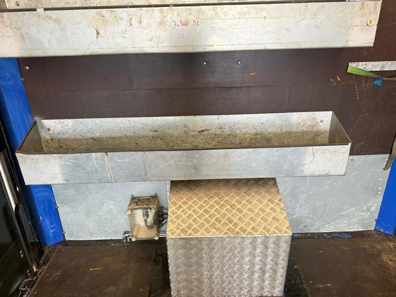 Низкорамный полуприцеп Wiese 3-Achs Stufen Sattel mit Auffahrrampe 25T: фото 22