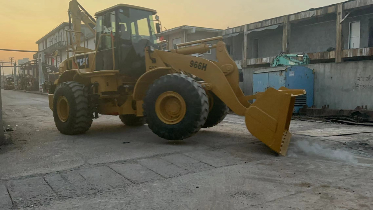 CATERPILLAR 966H - Колёсный экскаватор: фото 3 CATERPILLAR 966H - Колёсный экскаватор: фото 3