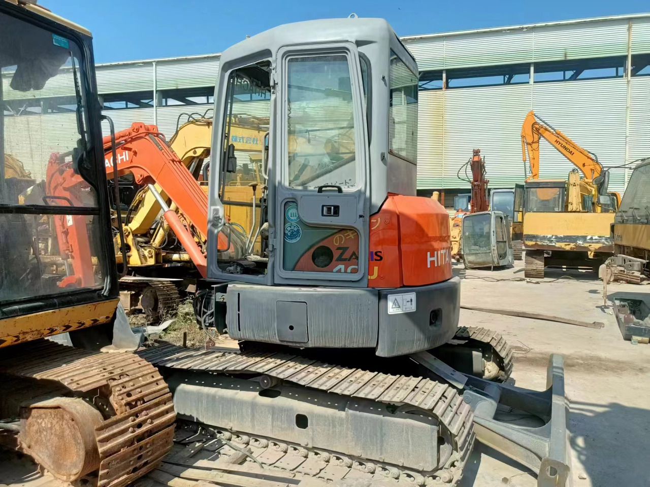HITACHI ZX40U - Гусеничный экскаватор: фото 3 HITACHI ZX40U - Гусеничный экскаватор: фото 3