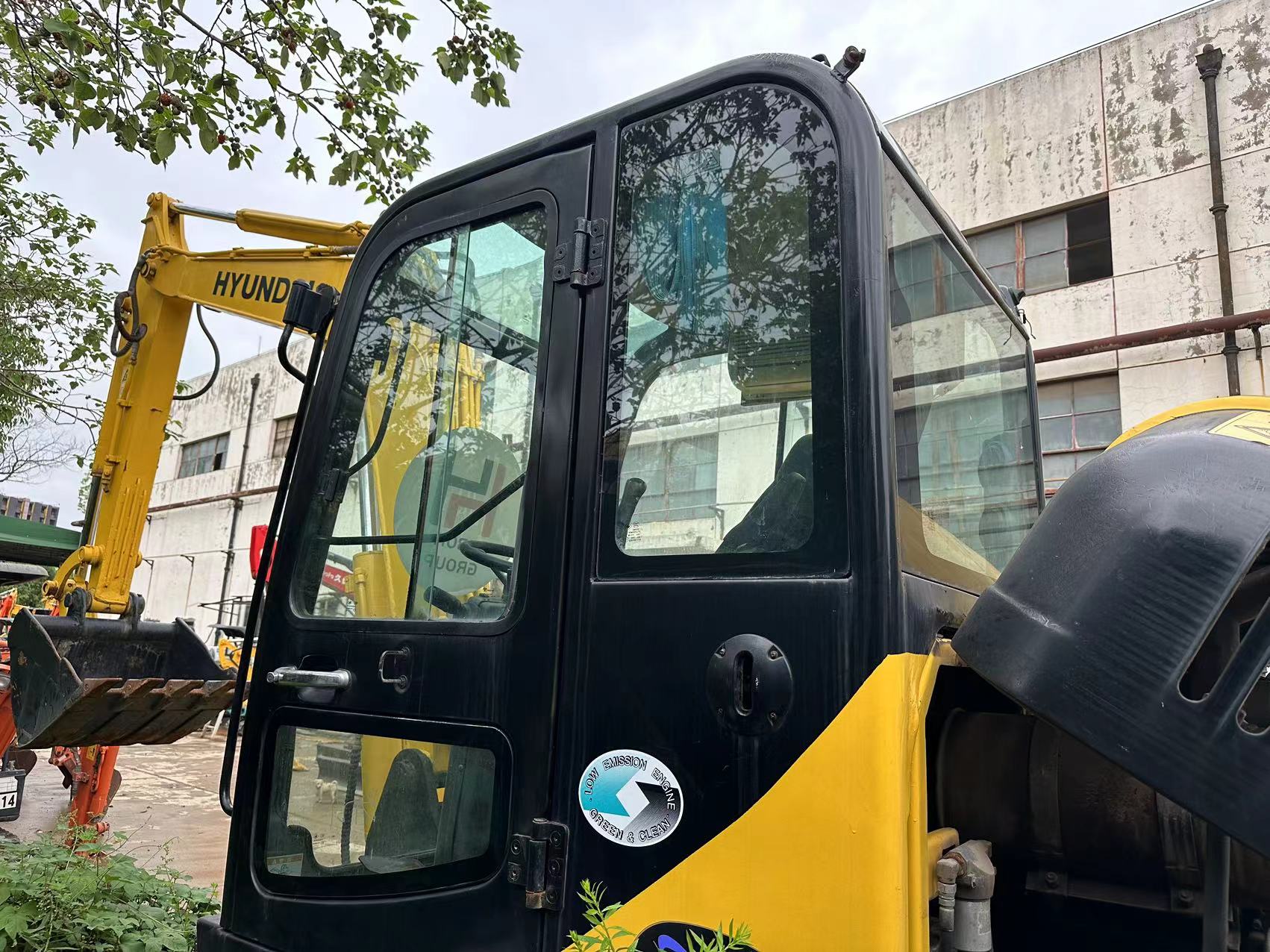 HYUNDAI 60W-7 - Колёсный экскаватор: фото 3 HYUNDAI 60W-7 - Колёсный экскаватор: фото 3