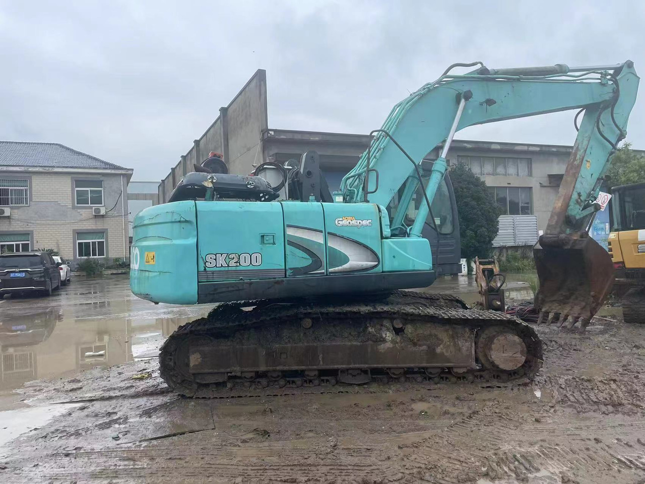 KOBELCO SK200-8 - Гусеничный экскаватор: фото 3 KOBELCO SK200-8 - Гусеничный экскаватор: фото 3