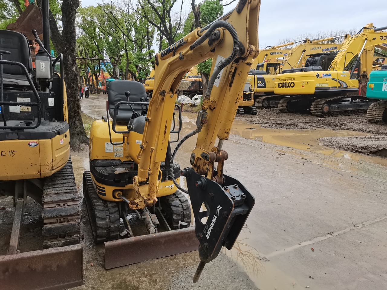 KOMATSU PC10MR - Гусеничный экскаватор: фото 2 KOMATSU PC10MR - Гусеничный экскаватор: фото 2