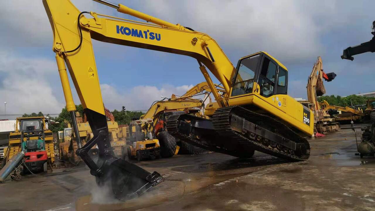 KOMATSU PC200LC - Гусеничный экскаватор: фото 4 KOMATSU PC200LC - Гусеничный экскаватор: фото 4