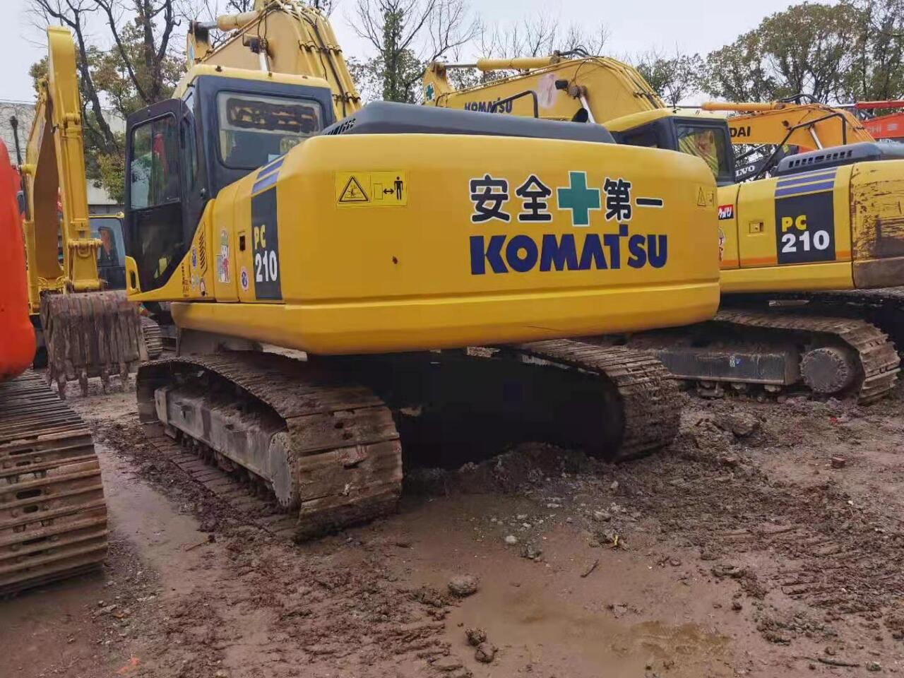 KOMATSU PC210-7-excavator - Гусеничный экскаватор: фото 2 KOMATSU PC210-7-excavator - Гусеничный экскаватор: фото 2