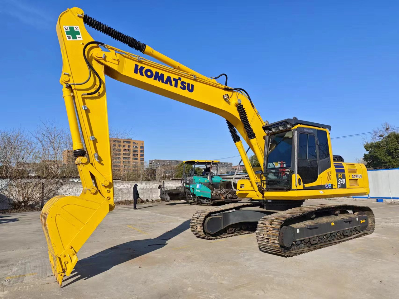 KOMATSU PC240LC-8N1 - Экскаватор: фото 1 KOMATSU PC240LC-8N1 - Экскаватор: фото 1