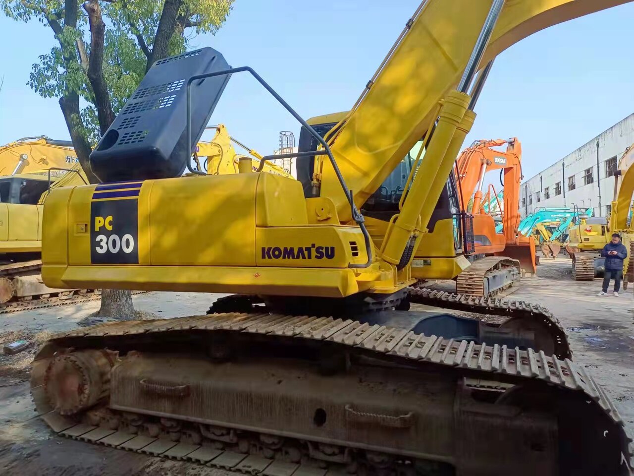 KOMATSU PC300 - Гусеничный экскаватор: фото 3 KOMATSU PC300 - Гусеничный экскаватор: фото 3