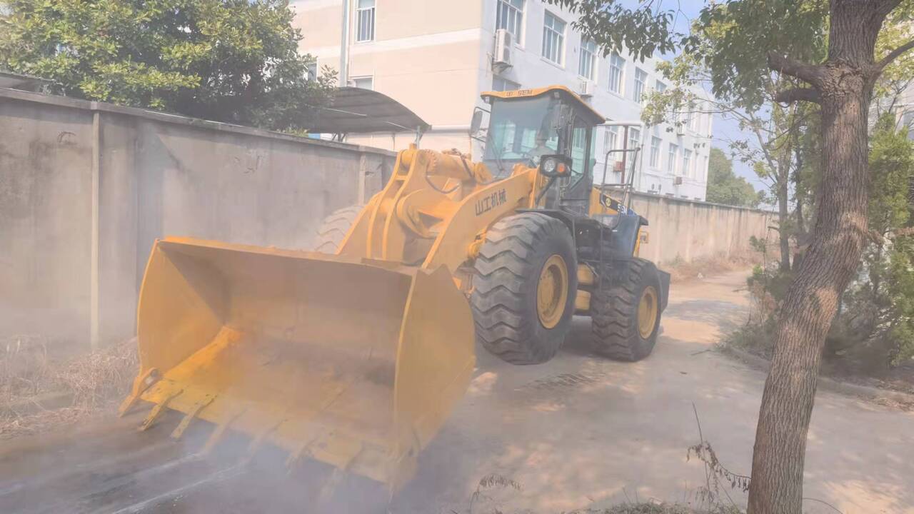 SEM 660D - Колёсный погрузчик: фото 3 SEM 660D - Колёсный погрузчик: фото 3