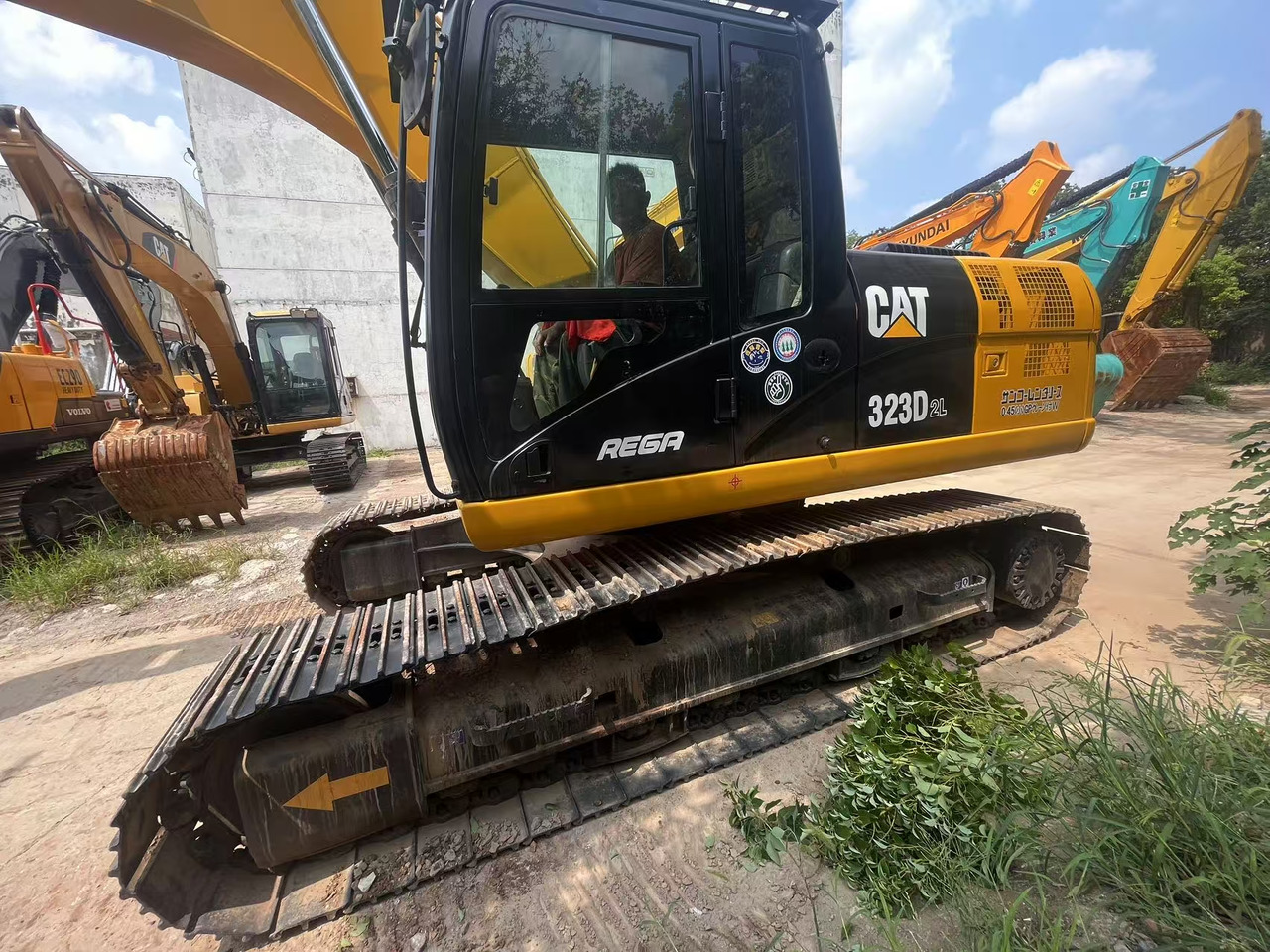 CATERPILLAR 323D - Строительная техника: фото 3 CATERPILLAR 323D - Строительная техника: фото 3