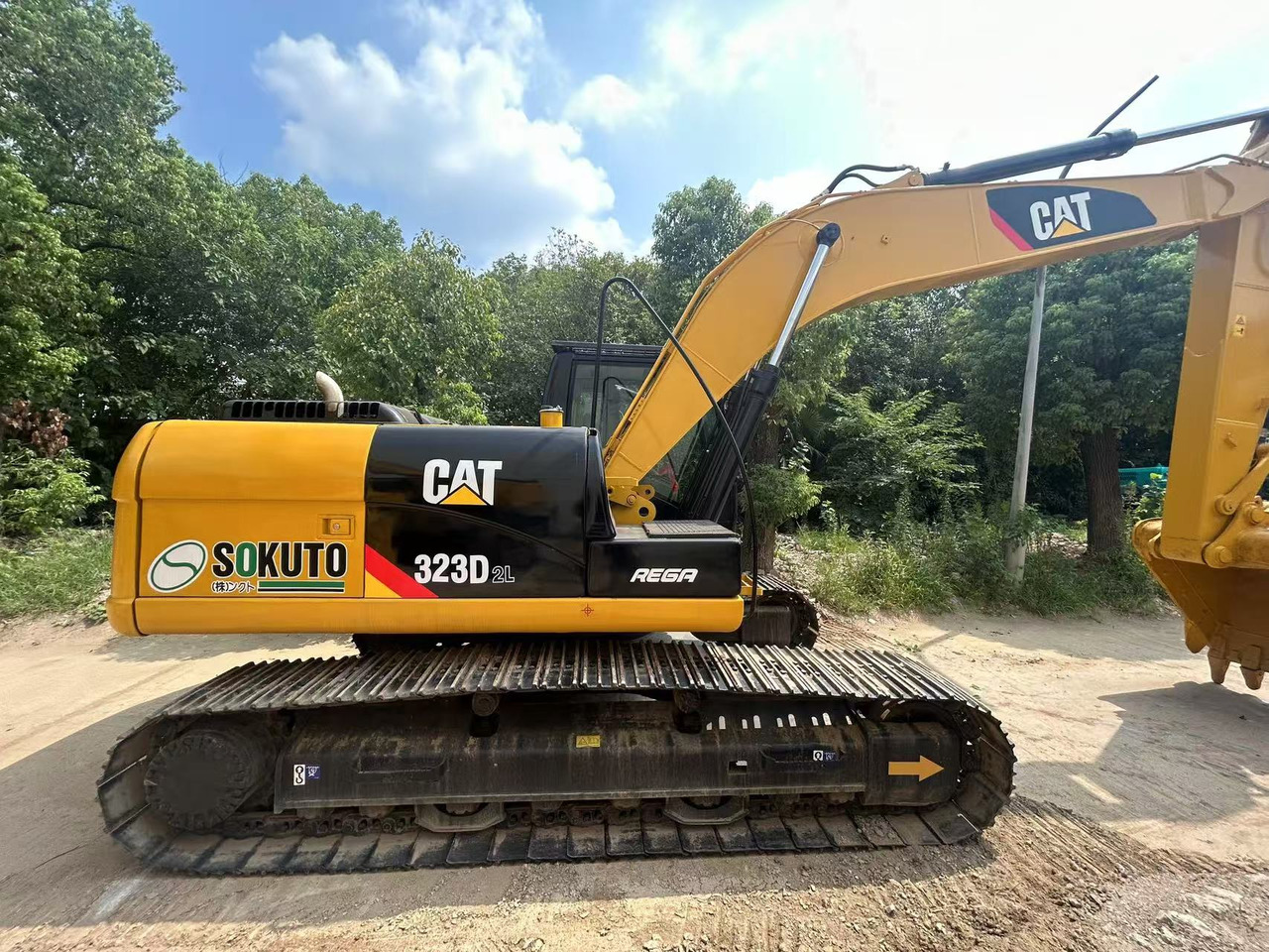 CATERPILLAR 323D - Строительная техника: фото 1 CATERPILLAR 323D - Строительная техника: фото 1