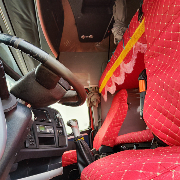 HOWO HOWO T7H-540 tractor - Тягач: фото 4 HOWO HOWO T7H-540 tractor - Тягач: фото 4