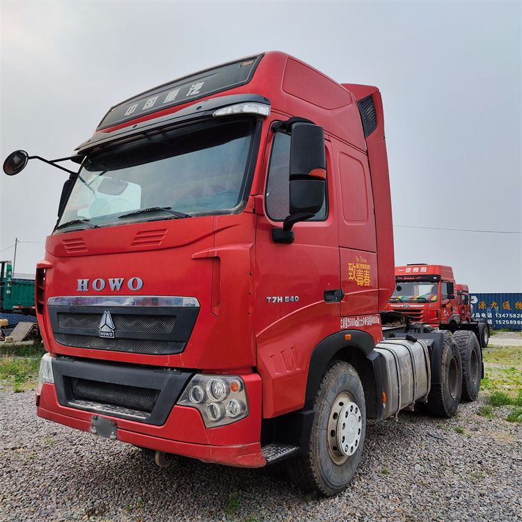 HOWO HOWO T7H-540 tractor -red - Тягач: фото 1 HOWO HOWO T7H-540 tractor -red - Тягач: фото 1