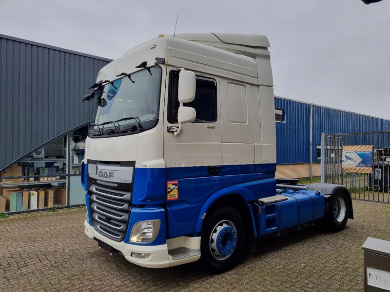 DAF XF 106.440 EURO 6/ Intarder/ Webasto/ ADR / Klima - Тягач: фото 4 DAF XF 106.440 EURO 6/ Intarder/ Webasto/ ADR / Klima - Тягач: фото 4