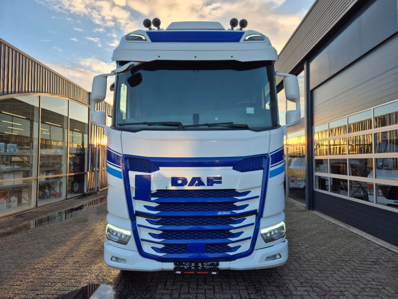 DAF XG 530/ 2022/ Retarder/ LED/ Park Airco/ Navi/ Full option - Тягач: фото 4 DAF XG 530/ 2022/ Retarder/ LED/ Park Airco/ Navi/ Full option - Тягач: фото 4